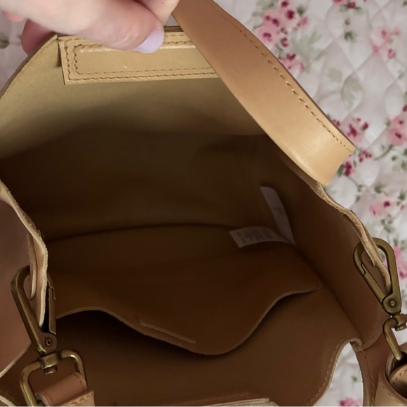 Madewell Sydney Tan Vegan Leather Crossbody - Picture 5 of 5